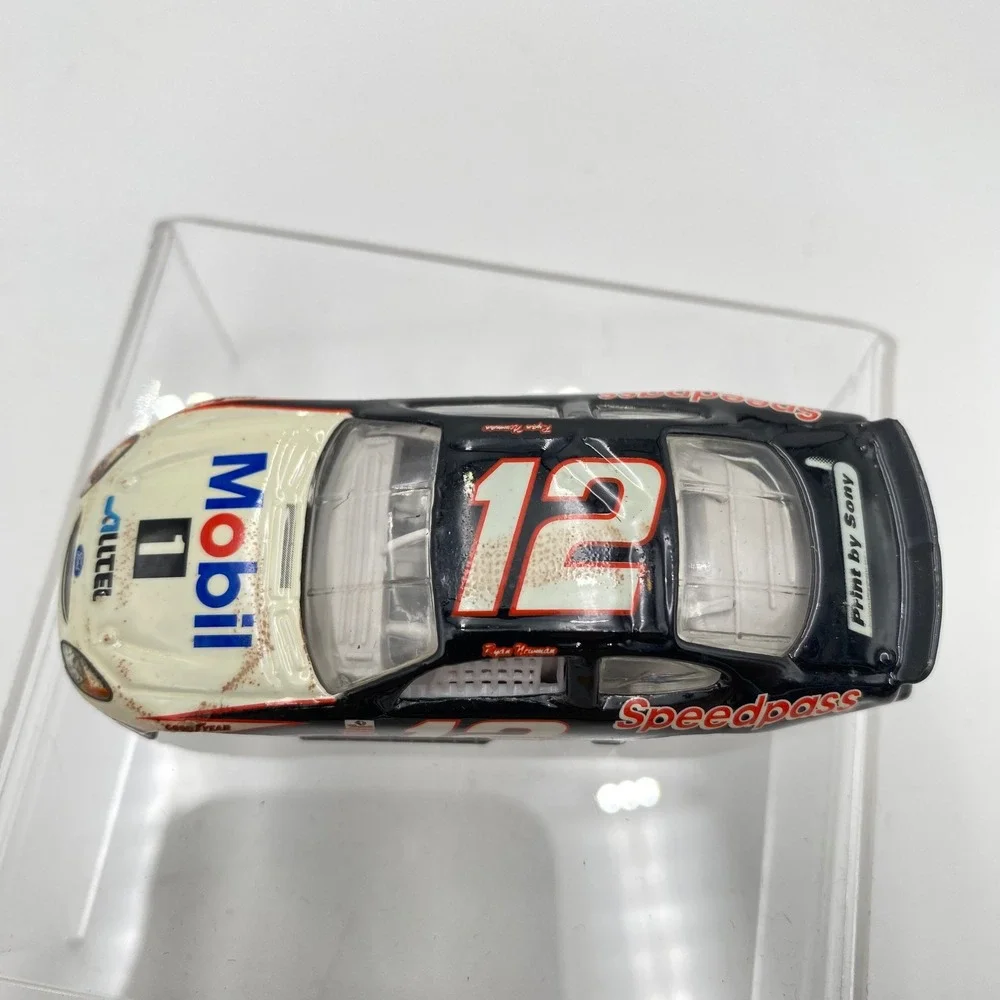 Hot Wheels 1999 #12 Mobil‎ Speedpass Ryan Newman Diecast Race Car 164 Scale